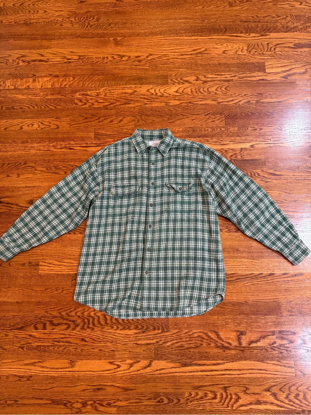 American Eagle Flannel Rigged Tradition White Green Button Up Large Shirt